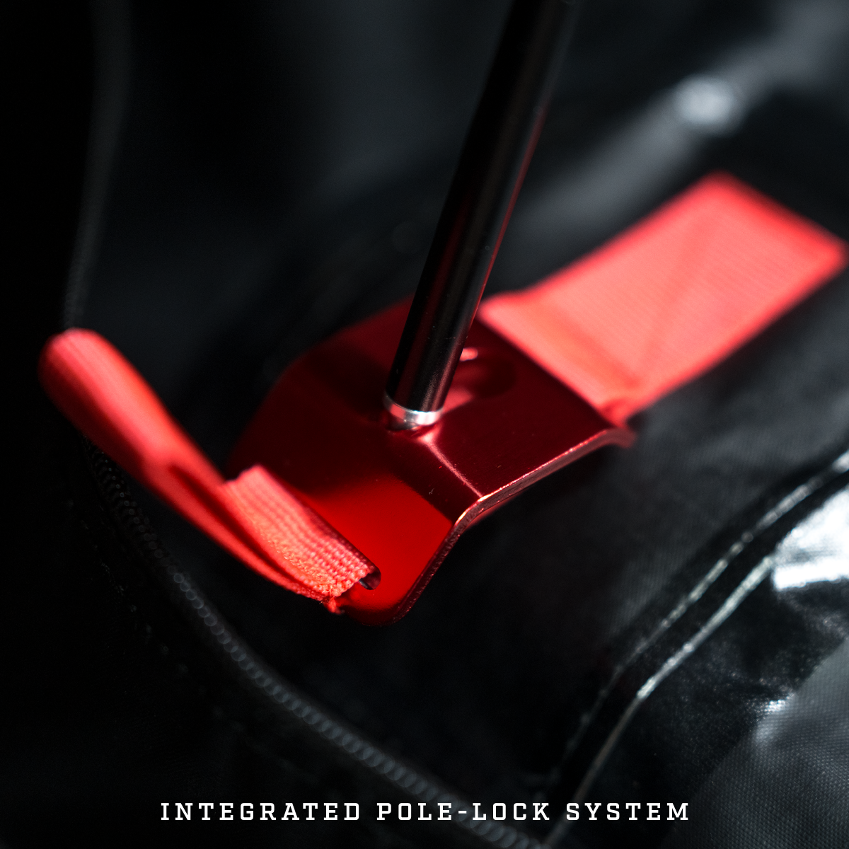 DOMINATOR 2.1 MESH AND POLES WITH POLE LOCKS