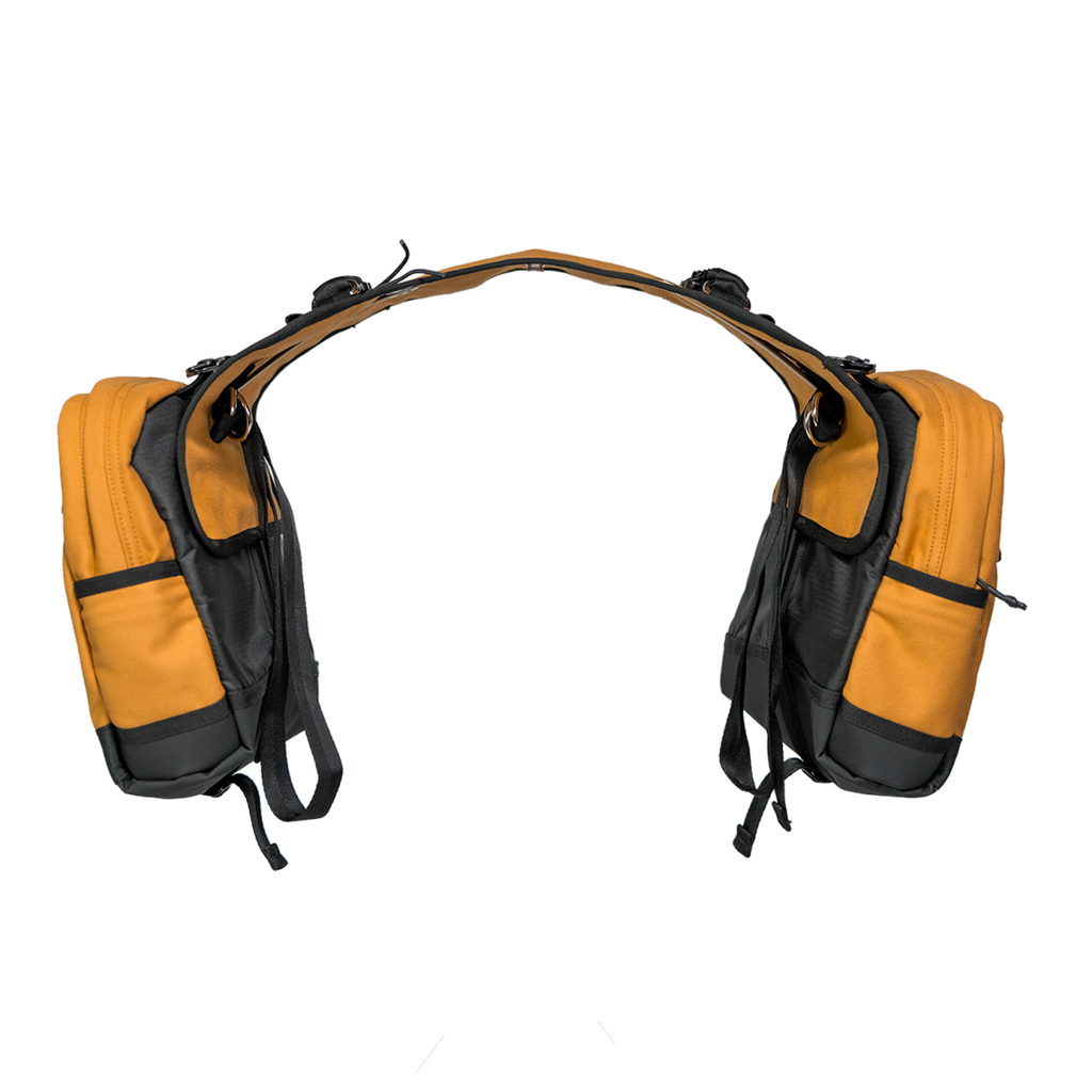 Horse saddle bags with modular skirt and insulated storage